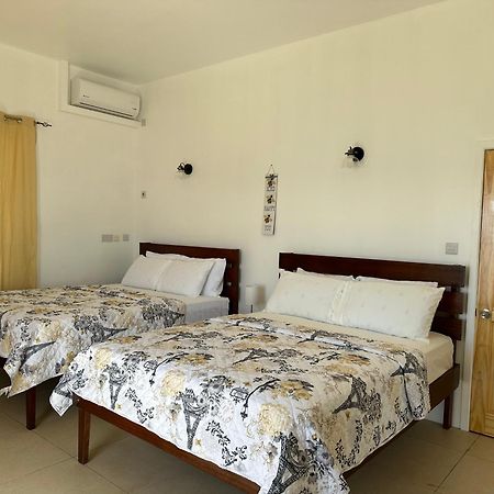 Eldorado Guesthouse & Car Rental Розо Екстериор снимка