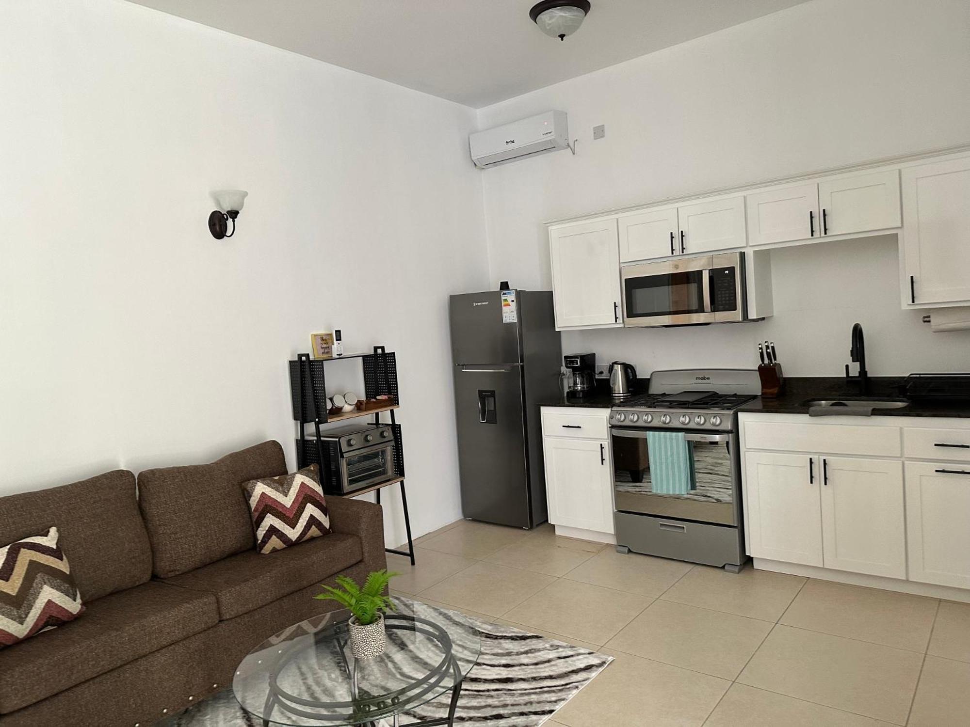 Eldorado Guesthouse & Car Rental Розо Стая снимка