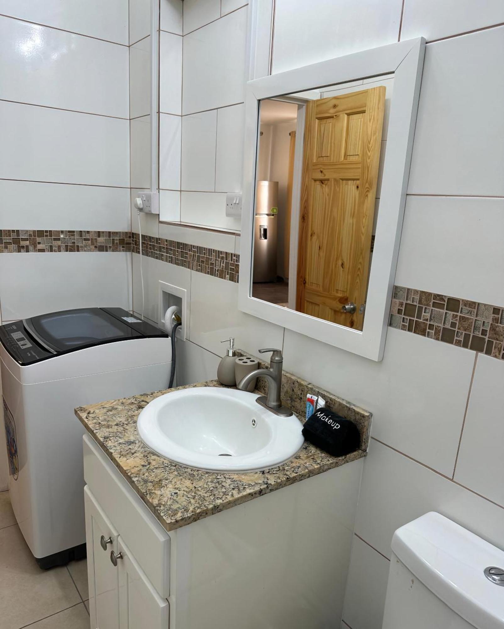 Eldorado Guesthouse & Car Rental Розо Стая снимка